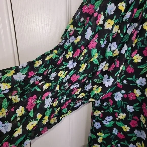 Ann Taylor Nwt floral smocked sleeve peasant top size medium - Picture 3 of 8